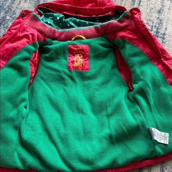 Mini Boden Red Convertible Jacket with Green Polka Dot Lining - Size 4-5 - Picture 5 of 12